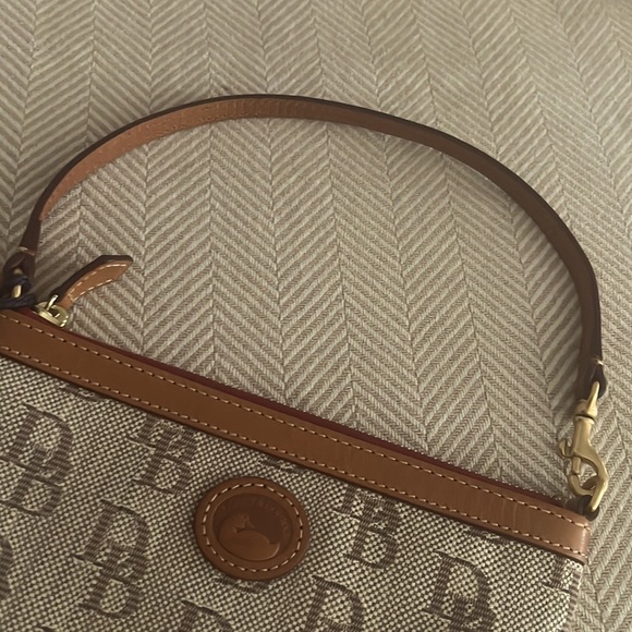 🥂𝐇𝐏!🥂DOONEY & BOURKE TAN AND CREAM WRISTLET NWT - Picture 5 of 10